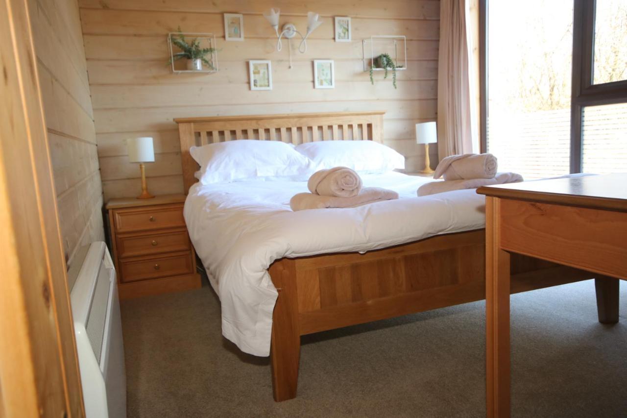 Hartland Hideaway Lodge Woolfardisworthy  Extérieur photo